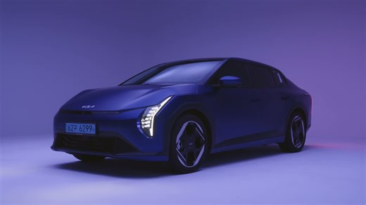 A sculpted exterior meets an extended electric driving range built to keep you moving. Explore how it comes alive on the road, opening the way to new journeys. #Kia #EV4 #EV #Sedan | 현대자동차그룹 TV