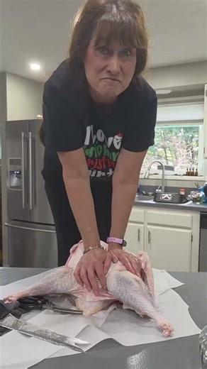 Mom: “I saw it on the internet. I got this.” Also mom, 3 minutes late...