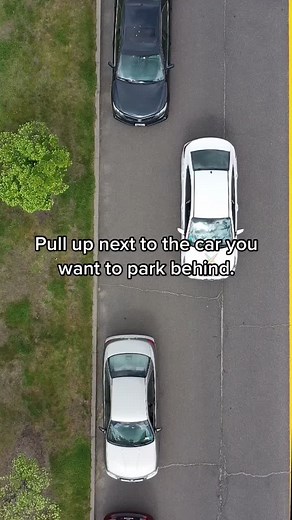 How to parallel park #learnontiktok #howto #summerschool #goodpoint #DADMOVES #tipsandtricks #cartok