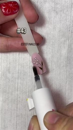 Diseño de Uñas Espejo con Efecto Flor