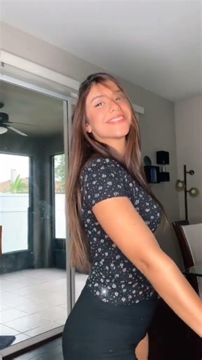 #fypシ #slowmo #trend #Shorts #lauramontenegroa