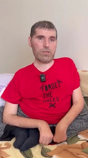 53K views · 1.2K reactions | Țintuit la pat de o boală grea! Nu poate merge, nu poate mânca și este îngrijit de fratele mai mic. INTERVIUL INTEGRAL ÎL VEDEȚI PE YOUTUBE: https://youtu.be/iNJqteNxUQs?si=Sc2ThYkKQ2lDu-IP | Adrian Prodan | Facebook