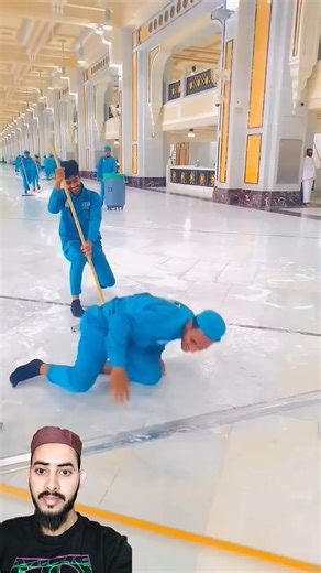 Cleaner Masjid Al Haram #makkah #allah #madina #love