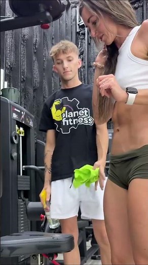 I m sure he loves his job 😅