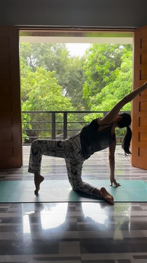 Rainy #tuesday ☔️🌧️ . . . #asana #asanapractice #onepiece | Itz Camille Practice