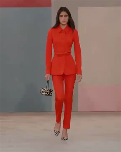 BACKSTAGE AMAZÔNIA & BAHIA on Instagram: "CAROLINA HERRERA [LUIZA PEROTE] walks for Carolina Herrera Fall 2026 Collection, NYC. Designed by Wes Gordon. Styled by Malina Joseph Gilchrist and Casted by Nico Mao, Rachel Chandler / Midland #BACKSTAGESCOUTS #CAROLINAHERRERA #LUIZAPEROTE #NYFW"