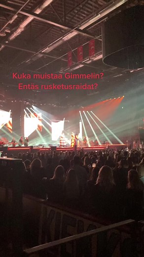 Mestarit areenalla. Aivan huikea konsertti! Tää veto oli yllätys vuosien takaa. #mestaritareenalla #gimmel #jennivartiainen❤️ #kaijakoo #vesalaonbest #ellinooramusiikki