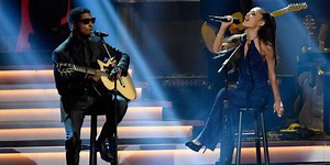 Video: Babyface & Ariana Grande Perform 'Signed, Sealed, Delivered' Stevie Wonder Tribute