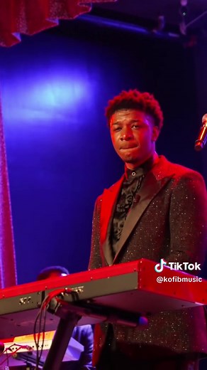 I surprised Chicago AND my crew with THESE transitions 😂🎹🥂 Watch until the end! #KofiBSoulfulTour