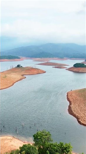 This Place in Kerala Looks UNREAL 😳🔥 | Banasura Sagar Dam 4K Drone Shot | DJI Neo 2