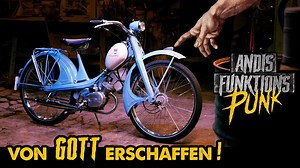 Weil Gott sie so schuf! Da hat der Designer doch wirklich mal was Schönes gebaut, deswegen habe ich an dieser NSU Quickly von 1960 ausnahmsweise mal nicht so viel Hand angelegt wie sonst und sie fast oginool gelassen. Vorstellen möchte ich sie euch natürlich trotzdem und die Geschichte, wie ich sie bekommen habe erzähle ich euch auch noch dazu! Viel Spaß! #andisfunktionspunk #nsuquickly #original #mopedlife | Andis Funktionspunk