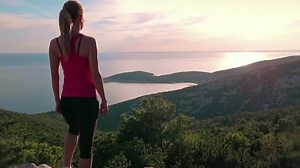 6.6M views · 569 reactions | Si eres un Coach... ¡Tienes que ver este video! La mayoría de los Coaches pierden el tiempo trabajando uno-a-uno con sus clientes... En vez de dar Coaching uno-a-uno, puedes vender tus técnicas en forma de Curso Digital y: 1) Tener clientes en todo el mundo 2) Tener una gran calidad de vida Ve el webinar gratis en: https://www.tribudigital.com/registro-webinar/ | Tribu Digital | Facebook