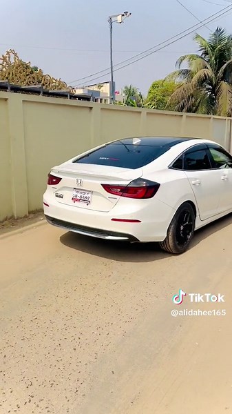 Modified Honda Insight: Custom Upgrades and Body Kit