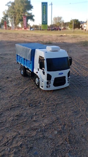 Ford cargo escala 1:32 #camioneros #fordcargo #fordcamiones #azul