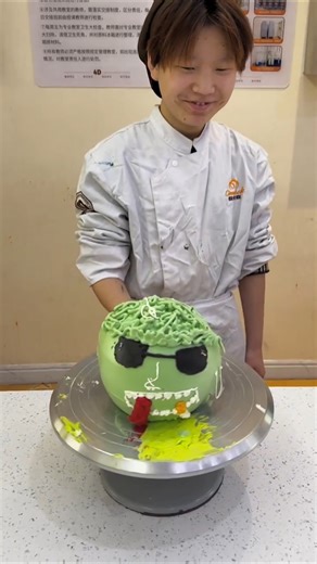 This Boy’s Cake Made the Whole Class Laugh 😂 #shorts