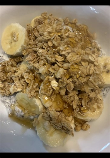 #chiaseeds #chiaseedspudding #chiaseedsrecipes #healthyrecipes #breakfast I made a second batch of Chia Pudding to last for a week