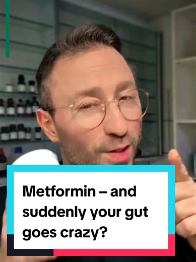 Metformin – and suddenly your gut goes crazy? 🤯 Diarrhea, nausea, stomach cramps… and no one explains why? Here’s the truth: Part of how Metformin works happens in your gut – and that’s exactly where many side effects start. Before you even think about stopping it: there are things you can do to reduce the symptoms. I explain everything in the video. 👆 ⚠️ Important: Never change or stop your medication on your own – always speak with your doctor. Comment “GUT” if you’re experiencing this or ha