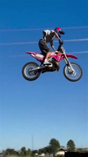 Motorcycle running from cops #dirtbike #stunt #bikelife #motocross #automobile