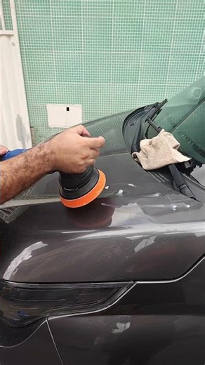 etapa de polimento na pintura, sem muito corte devido o carro precisar de uns retoques de tinta