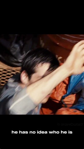 A Boy Wakes Up Trapped Inside a Giant Maze, Where Escape Means Death PT.1