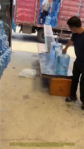 飲料水配送の効率化：簡易スロープを用いた大型水ボトルの荷降ろし