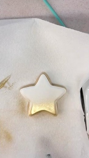 How to Airbrush with Gold Metallic