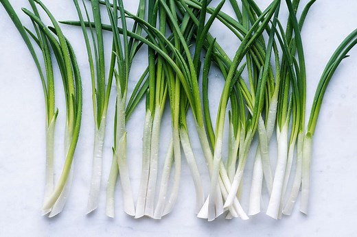 When to Cook with the White vs. Green Parts of a Scallion