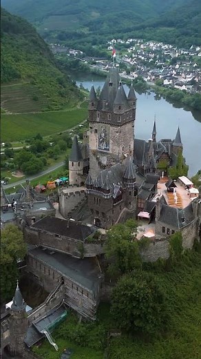 O Castelo no Topo da Montanha 😳🏰 | O Mistério do Cochem Castle 🇩🇪 #alemanha #alemania #historia