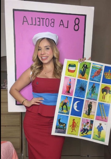 CORRE Y SE VA CORRIENDO — Emily Méndez en desfile de la lotería