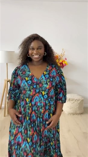 5.4K views · 104 reactions | Immerse yourself in colour with our gorgeous Pocket Dresses  This dress can be worn all year round by adding tights and a denim jacket for winter, and slip on a heel and your favourite cross body bag for summer. We love the vibrant prints in these dresses. Available in sizes 18-32  Shop them here  https://shorturl.at/89UHv | Curvaceous Plus Size Clothing | Facebook