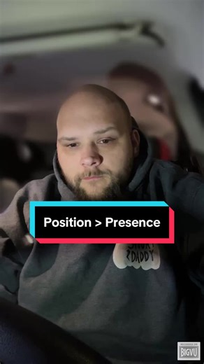 13 years in security taught me this: Presence looks strong but positioning keeps you safe. Where you stand, what you can see, and how fast you can move matters more than how intimidating you look. Awareness isn’t fear. It’s control. #StreetLevelSecurity #SituationalAwareness #PersonalSafety #SecurityTips #StayAware If you want, I can al