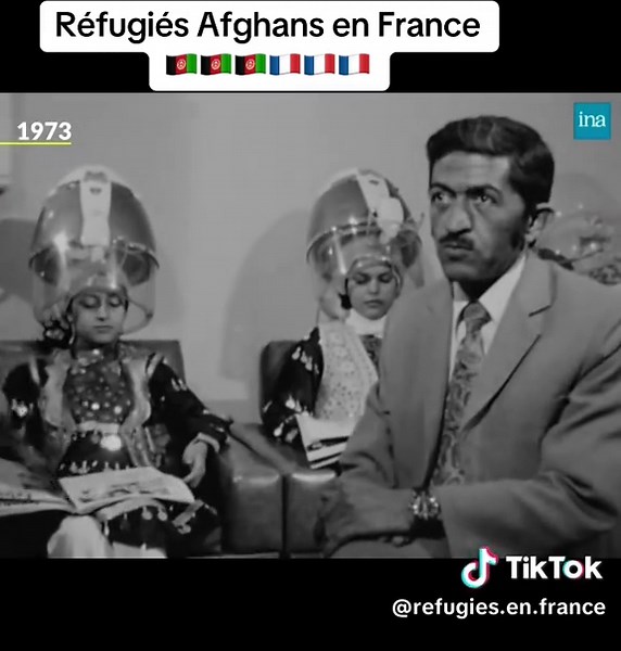 AFGHANISTAN MON AMOUR. « Je suis Afghane d'origine française! » Simone est de Montpellier. Rien ne la prédestinait à faire sa vie loin de son Languedoc natal. Et pourtant, cette catholique tombe amoureuse d'un musulman, un bel afghan venu étudier en France à la fin des années 30. On la retrouve en 1973, à Kaboul après 35 ans de vie sur place : le salon de coiffure «Venus» où le patron déclame de mémoire les grands classiques de la poésie française, ses dîners entre amis, son mari «évidemment» mo
