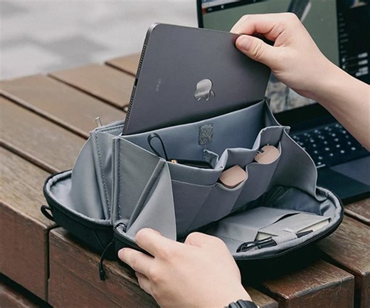 Ulanzi TRAKER Tech Pouch Pro Keeps Gadgets and Gear Organized