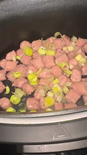 Sausage casserole 🥘 Sausages Sweet potato Carrots Leek Ginger 🫚 Red lentils Casserole packet All in slow cooked for 6 hours 👌🏻👌🏻👌🏻 #slowcookerrecipes #slowcookerdinner #casserolerecipe #homecooking #sahmsoftiktok