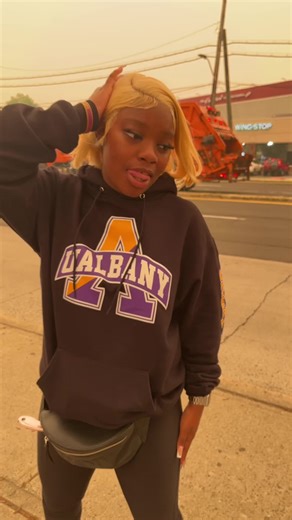 How canda got us feeling rn 😭😭😭 #lilizzy #canadaair #xyzbca #foryou #foryoupage #senior #outside #chrisbrown #justinbieber #bronx #musicvideo #comedyvideo #fypシ