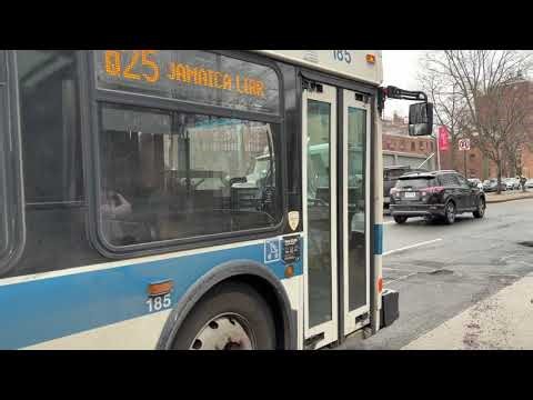 Boarding Q25 Bus #185 At Kissena Blvd & Queens College 3/23/26