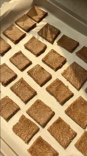 Homemade Buckwheat Crackers 🥨🤎#buckwheatcrackers #healthysnacks #glutenfreesnacks #crispysnacks
