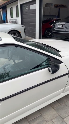 1988 Pontiac Fiero GT - Walk Aound & Idling