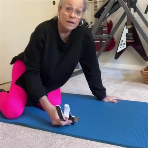 Ready for a reset? Aletha Health devices can help reduce deep hip and muscle tightness in just as little as 90 seconds. 🦵⚡ | Aletha Health