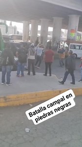 591K views · 4.5K reactions |  Piedras negras. Esta mañana, abajo del puente vehicular un vehículo y un autobús chocaron y hasta con tubos se dieron. Lo que hace el tráfico y la poca paciencia.  #cdmx_oficial #Iztapalapa #SanVicenteChicoloapan #autos #mexicotexcoco #PiedrasNegra #BatallaCampal #LaPaz #mexicotexcoco #CDMX #IztapalapaCDMX | Abel Aquino | Facebook