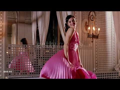 Marilyn monroe windy dress pink