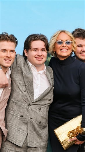233K views · 5.9K reactions | SHARON STONE & SES FILS ❤️ À l’occasion de l’avant-première de son nouveau film « Nobody 2 », Sharon Stone a pris la pose en compagnie de ses trois fils : Roan Joseph, Laird Vonne, et Quinn Kelly. Un beau moment de complicité en famille ! — #sharonstone #nobody2 #family Images : @galafr by Hervé Tropea | Gala | Facebook
