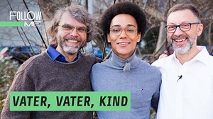 305K views · 246 shares | Raphael hat zwei Väter. Als er klein war, haben sie ihn als Pflegeeltern bei sich aufgenommen. Das war nicht immer leicht: Mit der leiblichen Mutter gab es manchmal Streit um das Sorgerecht und aus der Gesellschaft kamen blöde, zum Teil rassistische Vorurteile. Wie nimmst du Raphael und seine Eltern wahr?  | funk | Facebook