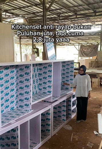 Kitchenset anti rayap nih moms🥰 #kitchenset #kitchensetminimalis #kitchensetmurah #fyppppppppppppppppppppppp #trendingvideo