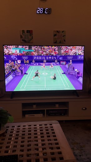 What an epic ! Finally medal 🥉 for Malaysia 🇲🇾. Thank you buat jantung semua rakyat Malaysia berdebar tonight. #olympics #paris #aaronchia #sohwoiyik fypシ