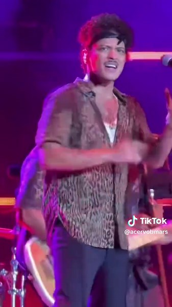 Bruno Mars and The Hooligans: Treasure Live Performance