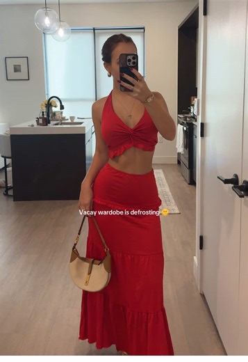 Stunning Summer Style: Must-Have Red Outfits