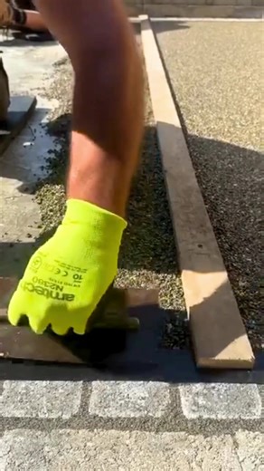 Another resin bound installation completed using Resin Mill materials, expertly installed by @sjchellgroundworks ✨ This high quality resin bound surface transforms a spacious rooftop into a seamless, durable and visually striking finish 🏙️ Perfect for rooftop terraces, balconies and commercial spaces, resin bound systems offer strength, permeability and long lasting performance while enhancing modern design 💪🎨 If you are planning a rooftop project or looking for premium resin bound solutions,