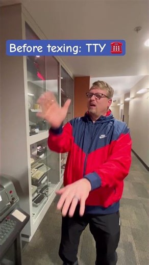 How Deaf People Communicated Before Smartphones 🧏‍♂️📱➡️📞 #asl #deaflife #deafcommunity