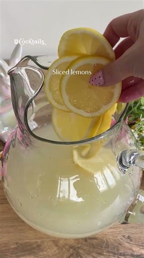 Spring Elderflower Gin Punch #cocktails #recipes #gin #shorts